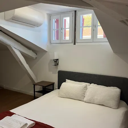 Hostel20 Hostel *