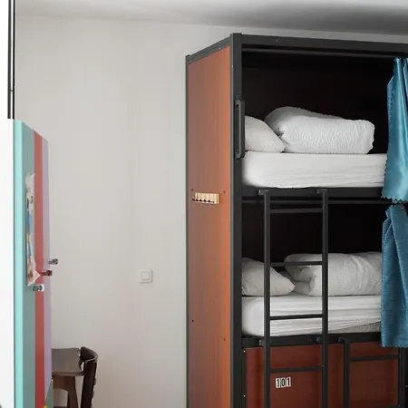 Hostel20 *
