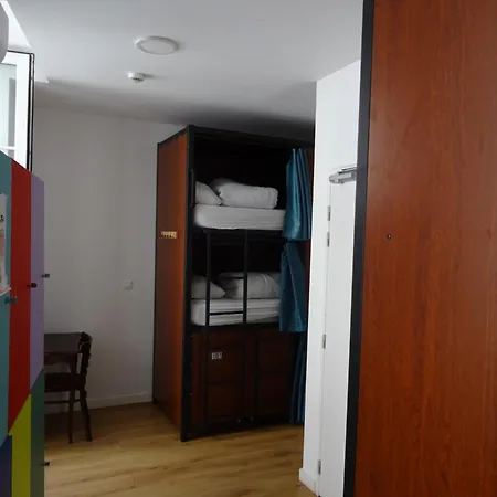 Hostel20 Hostel *